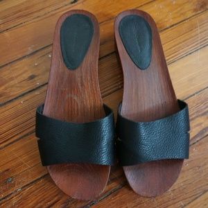 BCBG Wooden Black Leather Sandals